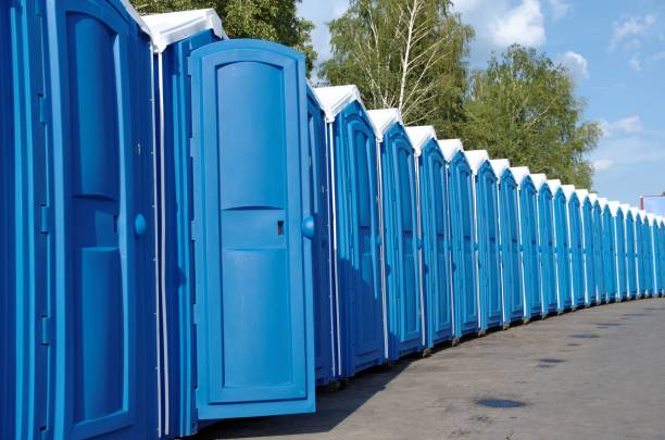 Porta potty delivery and setup in Linden, AL